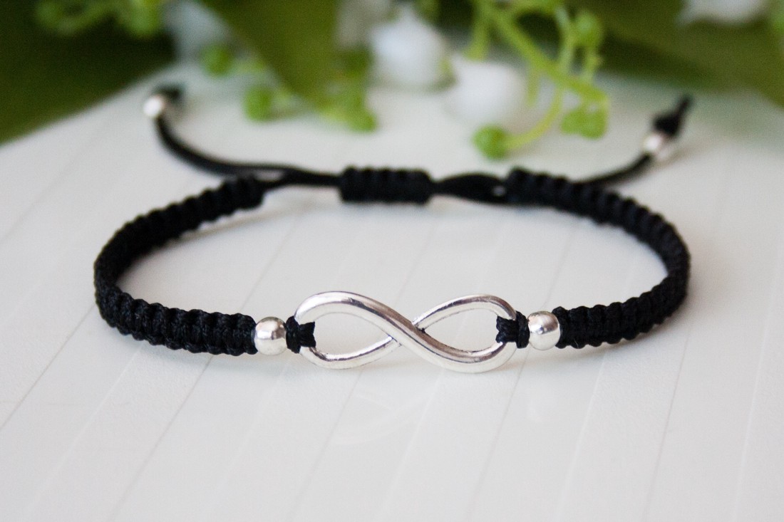 Brățară macramé împletită - Infinity black pearl -  - Artynos.ro