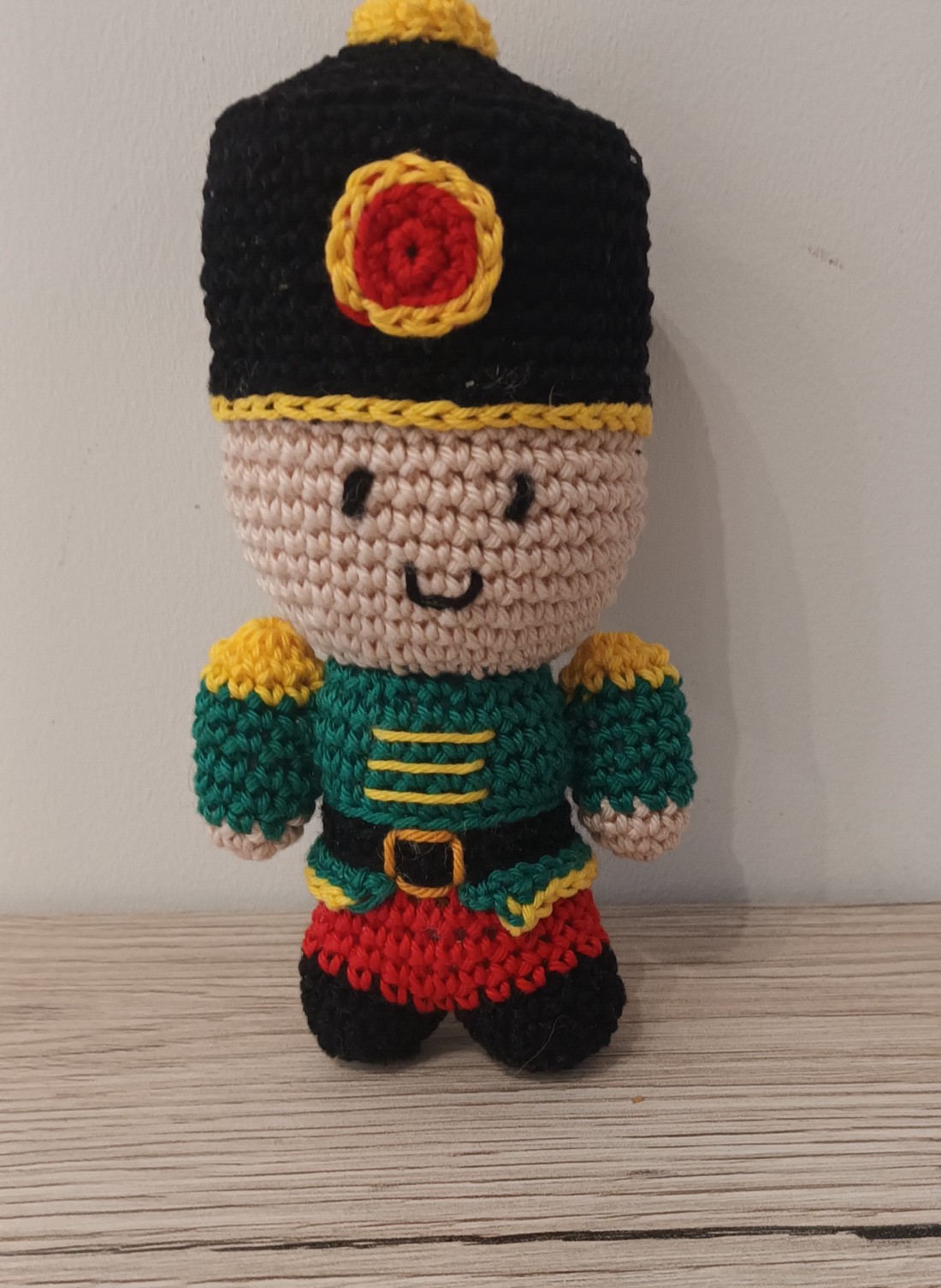 Spărgătorul de nuci croșetat - crăciun - decorațiuni de crăciun de casă - spiriduși de crăciun - Artynos.ro