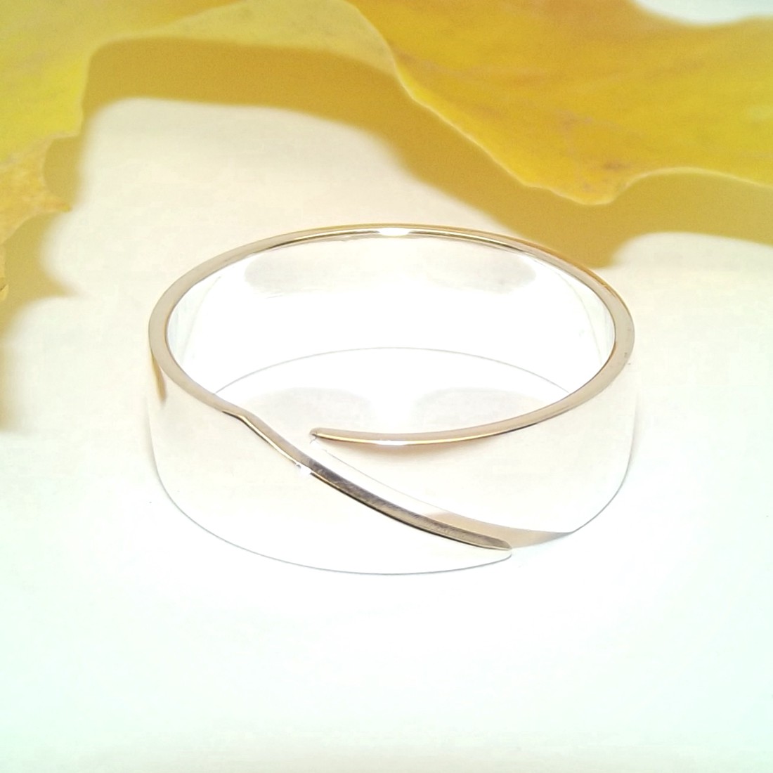 Inel din argint, tăiat în bezel, mărimea 58, reglabil (EGY.179) - - Artynos.ro Inel din argint, tăiat în bezel, mărimea 58, reglabil (EGY.179) - - Artynos.ro