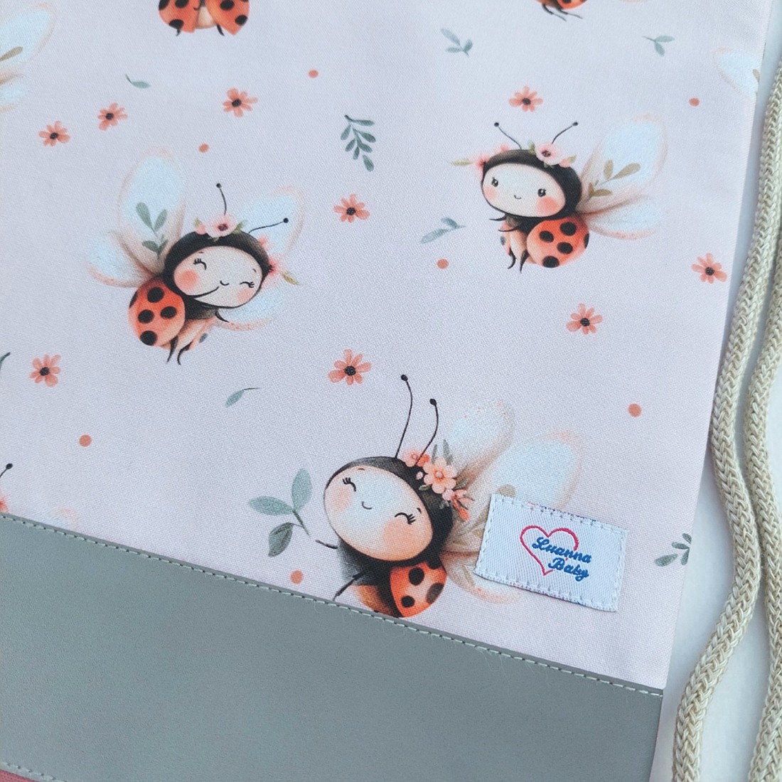Saci de gimnastică Ovis pentru fetiță, ladybug, LuannaBaby - jucării și echipamente pentru copii - saci și seturi pentru copii - saci de gimnastică pentru copii - Artynos.ro Saci de gimnastică Ovis pentru fetiță, ladybug, LuannaBaby - jucării și echipamente pentru copii - saci și seturi pentru copii - saci de gimnastică pentru copii - Artynos.ro