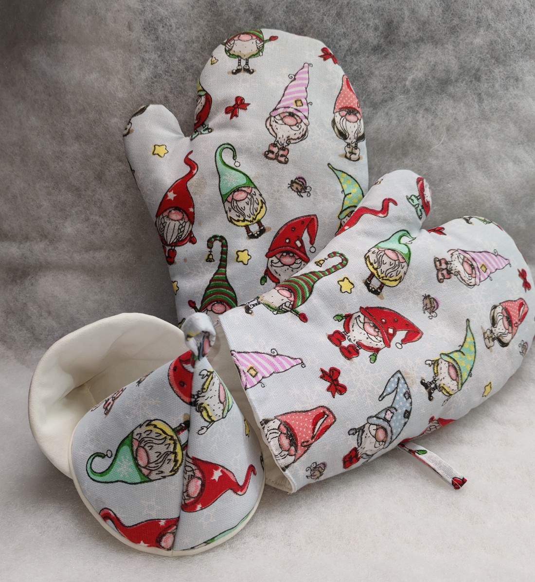 Mănuși de bucătărie cu spiriduși de Crăciun - casă & stil de viață - echipamente de bucătărie - textile pentru bucătărie - mănuși de bucătărie - Artynos.ro