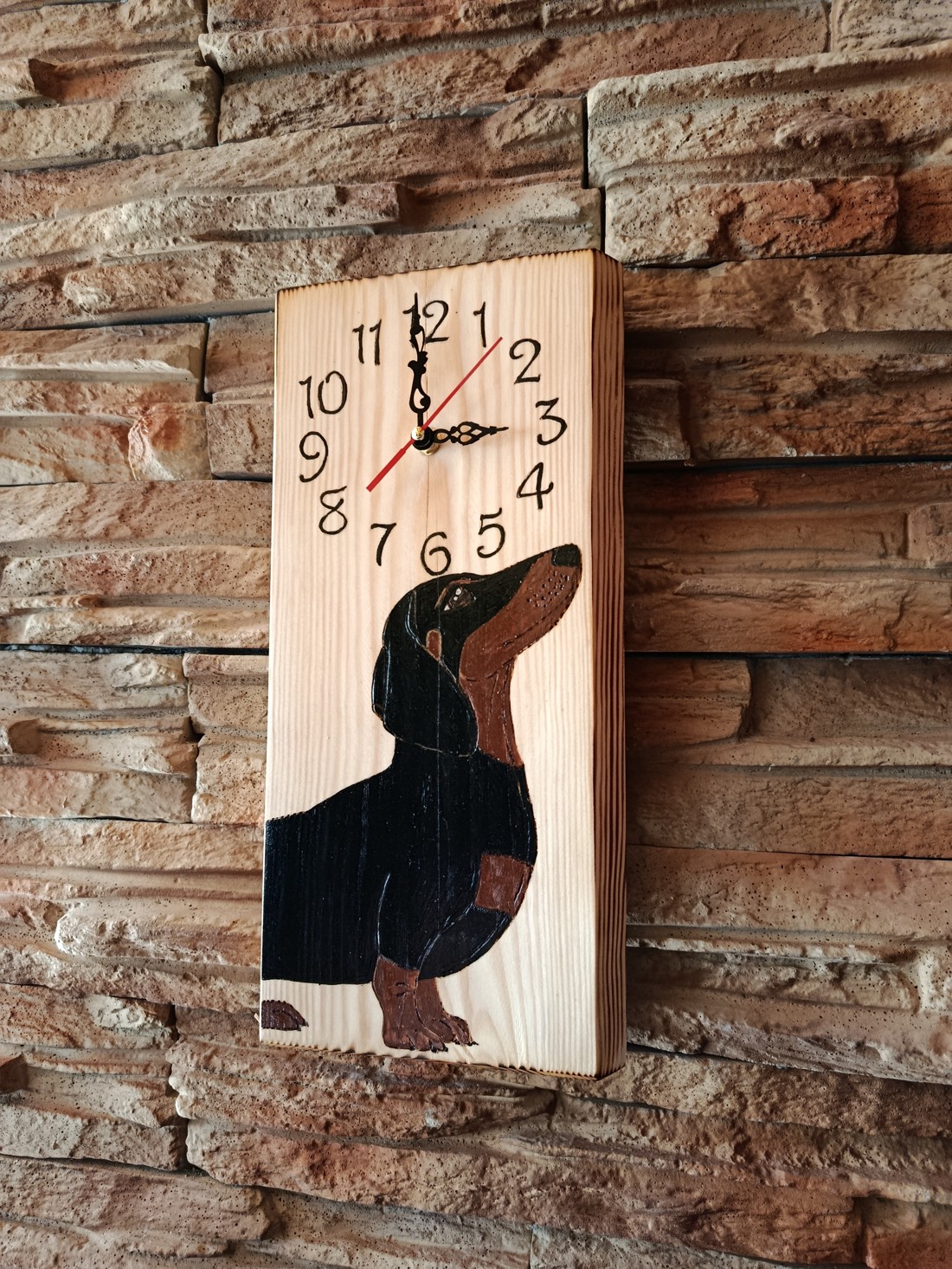Ceas de perete din lemn cu câine dachshund - casă & stil de viață - accesorii pentru decorat casa - decorațiuni de pereți, decorațiuni suspendate - ceasuri de perete - Artynos.ro Ceas de perete din lemn cu câine dachshund - casă & stil de viață - accesorii pentru decorat casa - decorațiuni de pereți, decorațiuni suspendate - ceasuri de perete - Artynos.ro