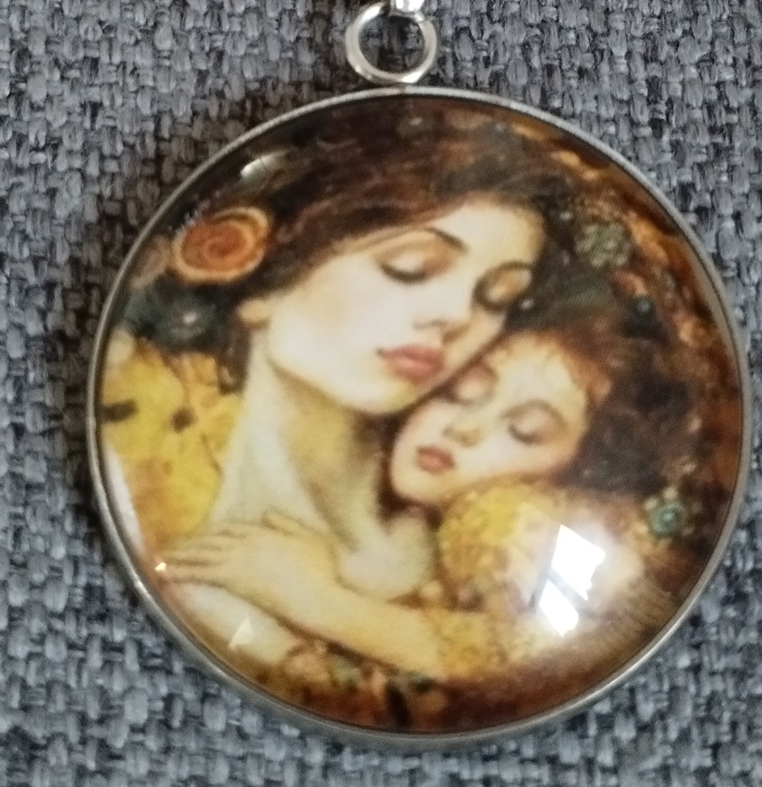 Cercei inspirați de Klimt cu accesorii medicale din oțel -  - Artynos.ro