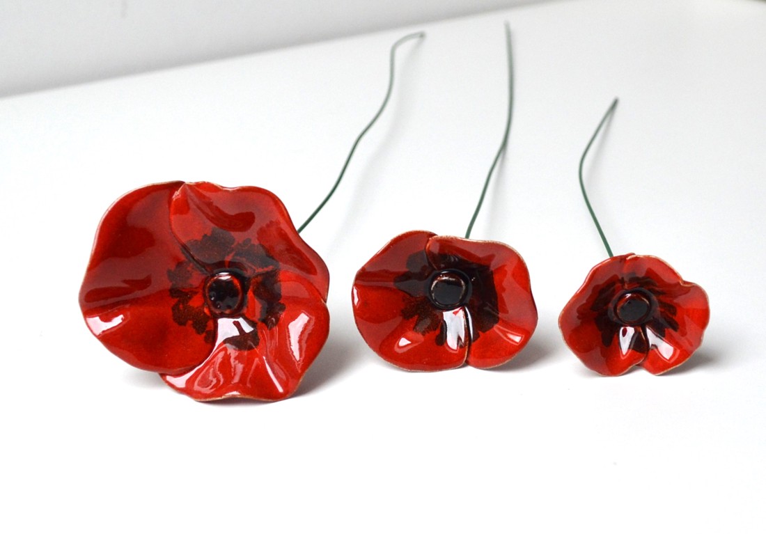 Floare de mac din ceramică realizată manual - casă & stil de viață - decorațiuni de casă - accesorii florale - flori la fir - Artynos.ro