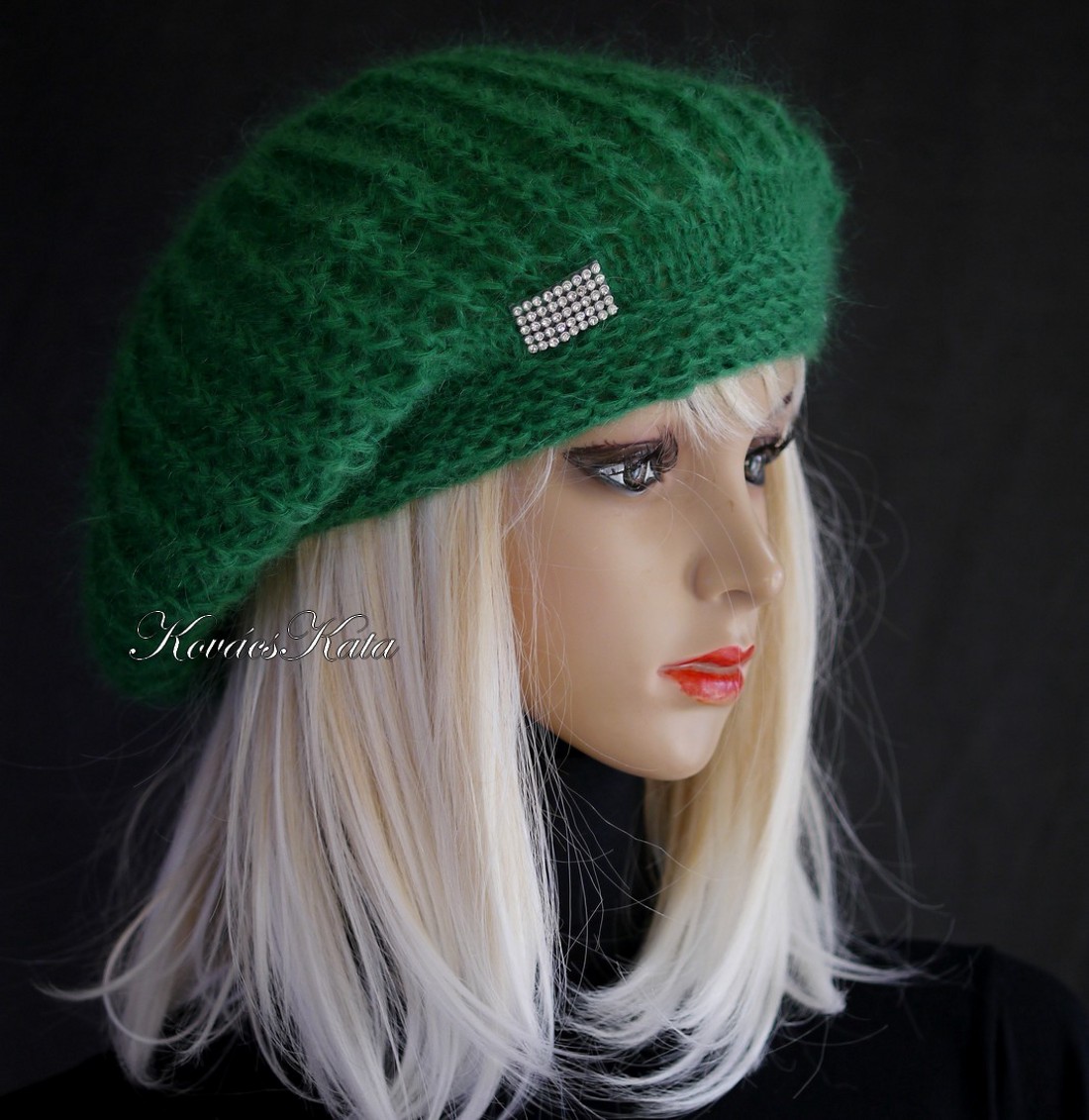 BORBÁLA / smarald - șapcă cu ciuperci, beretă, exclusiv tricotată manual, ușoară, din kidmohair - îmbrăcăminte și modă - eșarfe, pălării, fularuri - căciulă - Artynos.ro