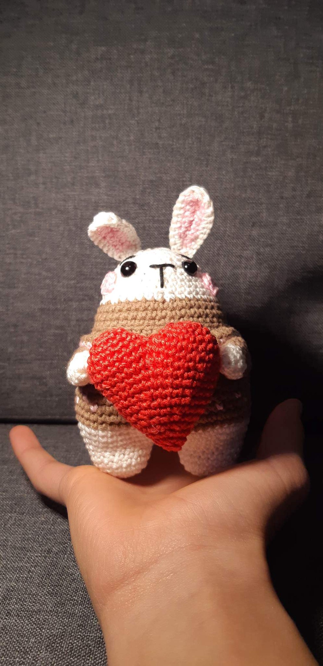  Iepuraș cu inimi -  - Artynos.ro