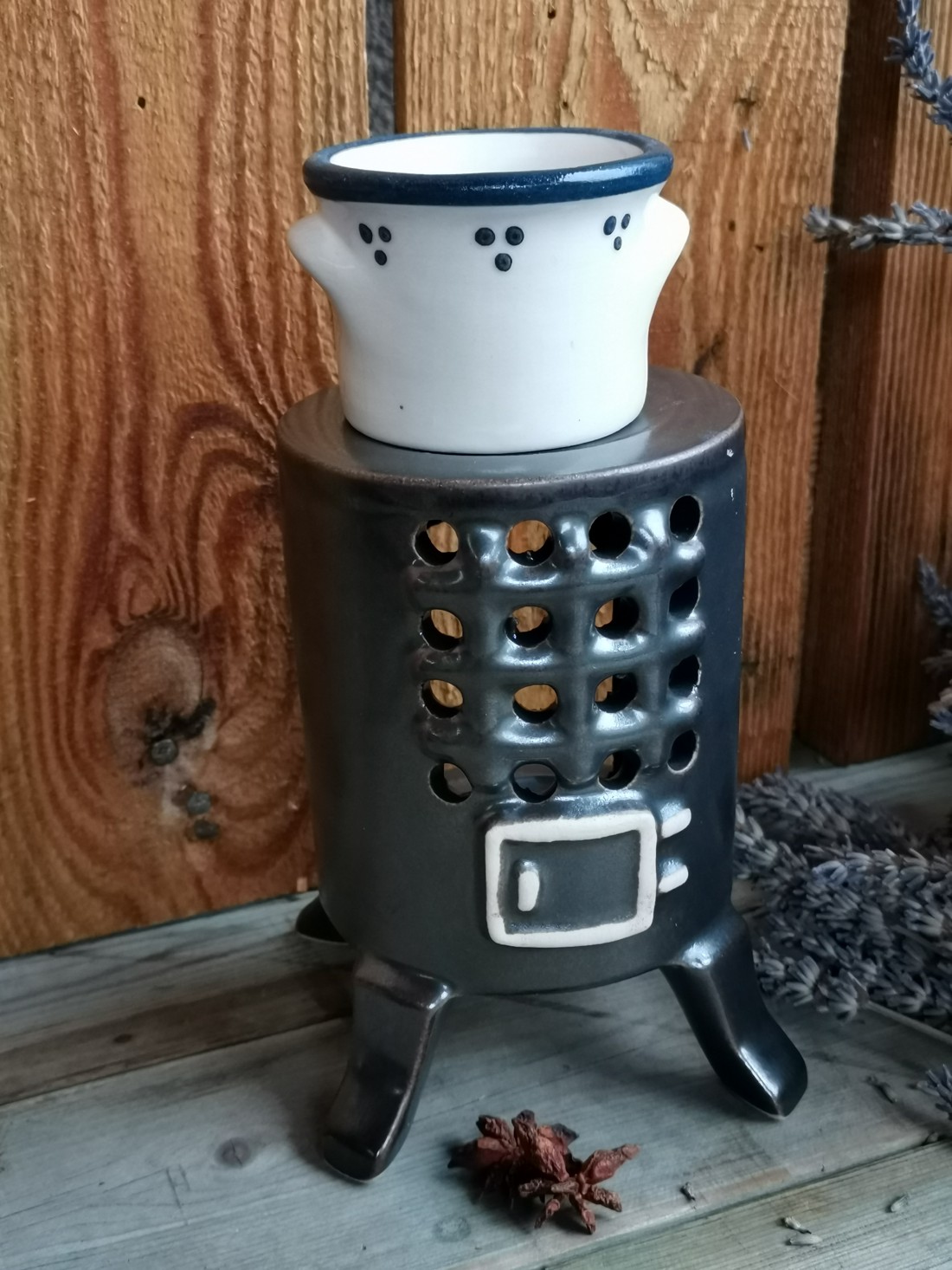 Soba de fier cu lampă de aromă - casă & stil de viață - lumânări, parfumuri, arome - umidificator - Artynos.ro