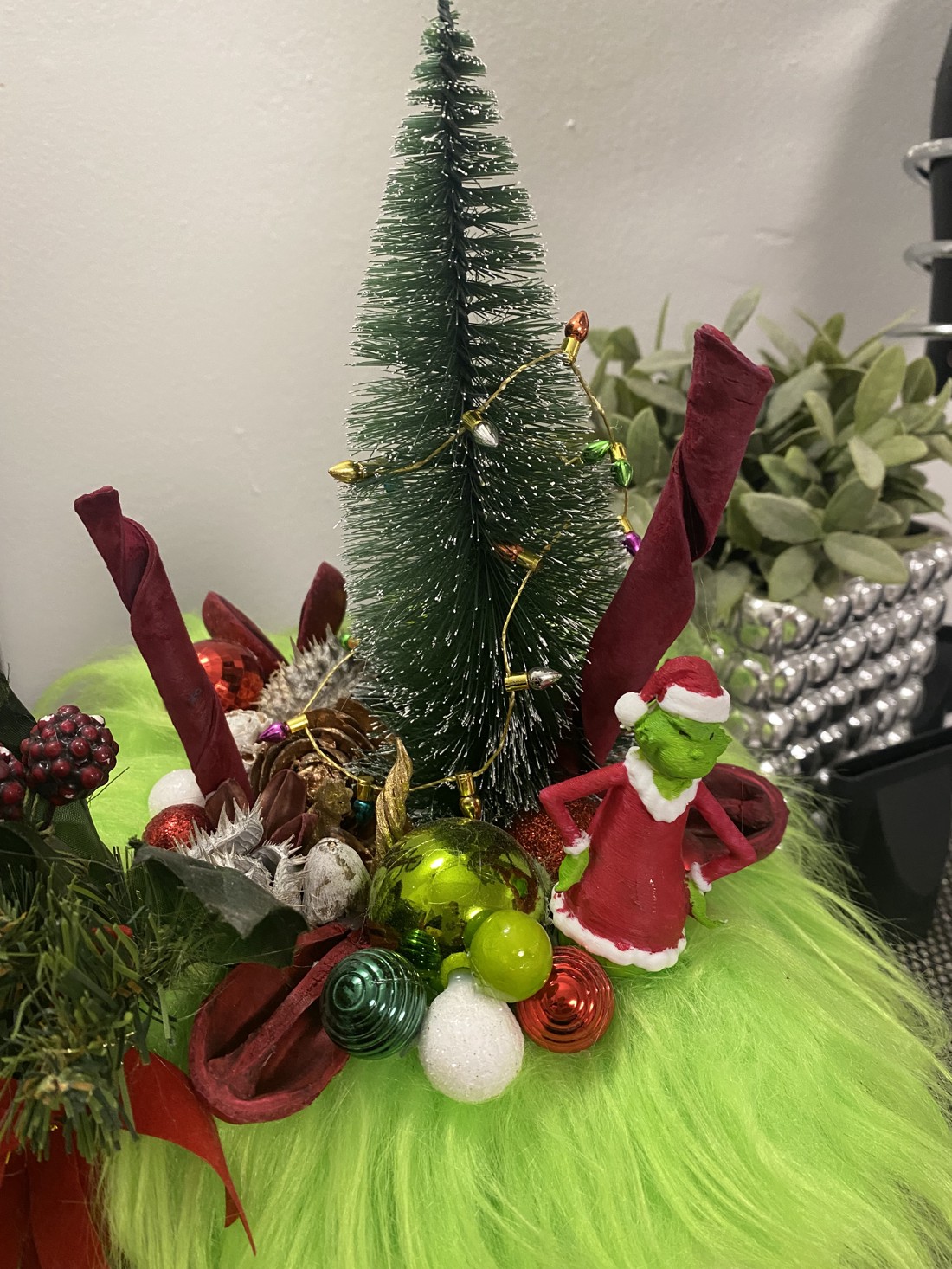 Masa de Crăciun Grinch dis - - Artynos.ro Masa de Crăciun Grinch dis - - Artynos.ro