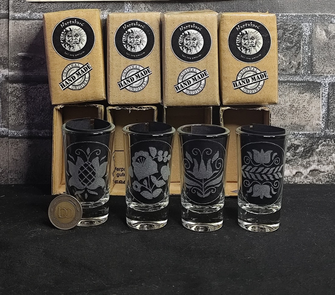 Set de pahare de băutură scurtă, gravate manual, cu motive maghiare  -  - Artynos.ro