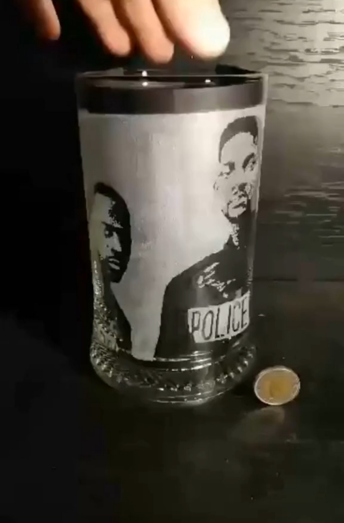 Halba cu model Bad Boys  -  - Artynos.ro