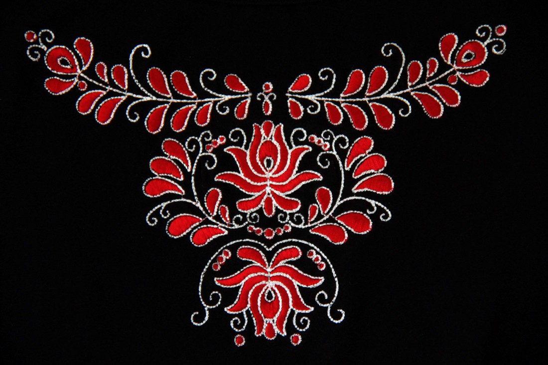 Tricou Szekler brodat - negru - - Artynos.ro Tricou Szekler brodat - negru - - Artynos.ro