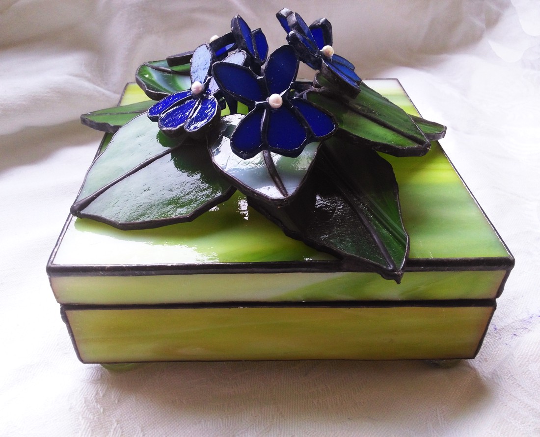3D violet flower jewerly box - bijuterii - suporturi și cutii de bijuterii - cutii de bijuterii - Artynos.ro 3D violet flower jewerly box - bijuterii - suporturi și cutii de bijuterii - cutii de bijuterii - Artynos.ro