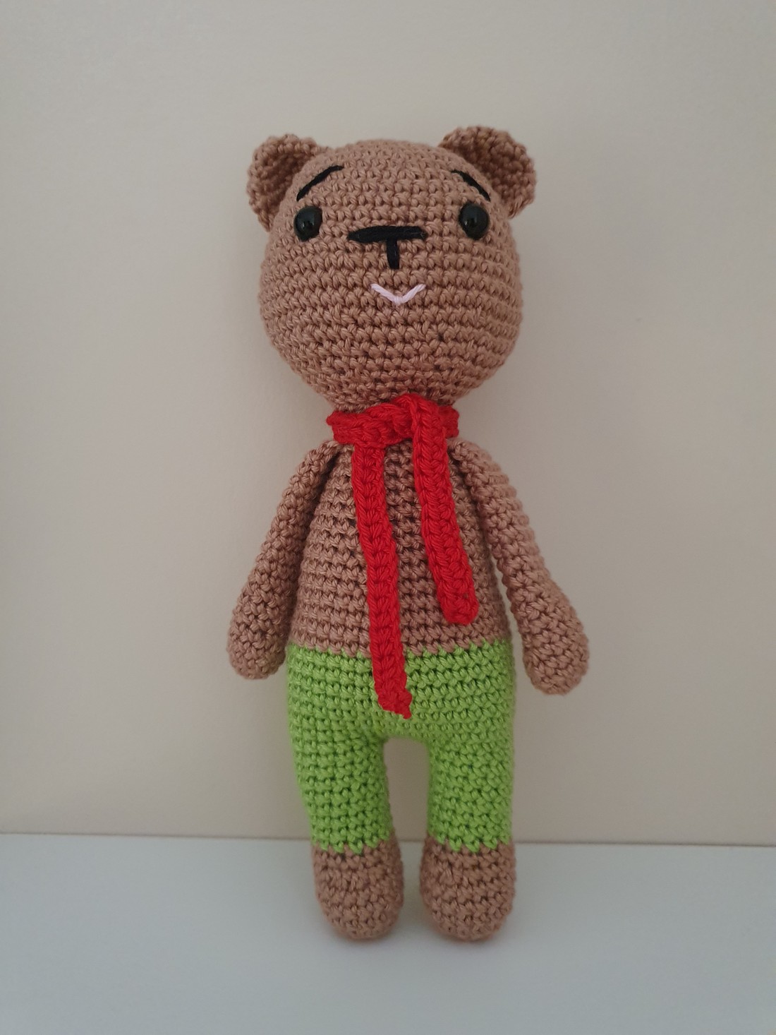 Băiat urs croșetat - jucării și echipamente pentru copii - plușuri - ursuleț de pluș - Artynos.ro