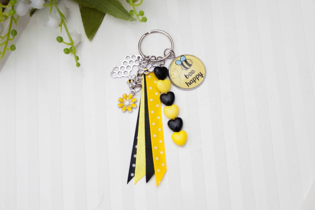 Breloc, accesoriu pentru geantă - Albine negru/galben - genți și portofele - accesorii genți - breloc - Artynos.ro