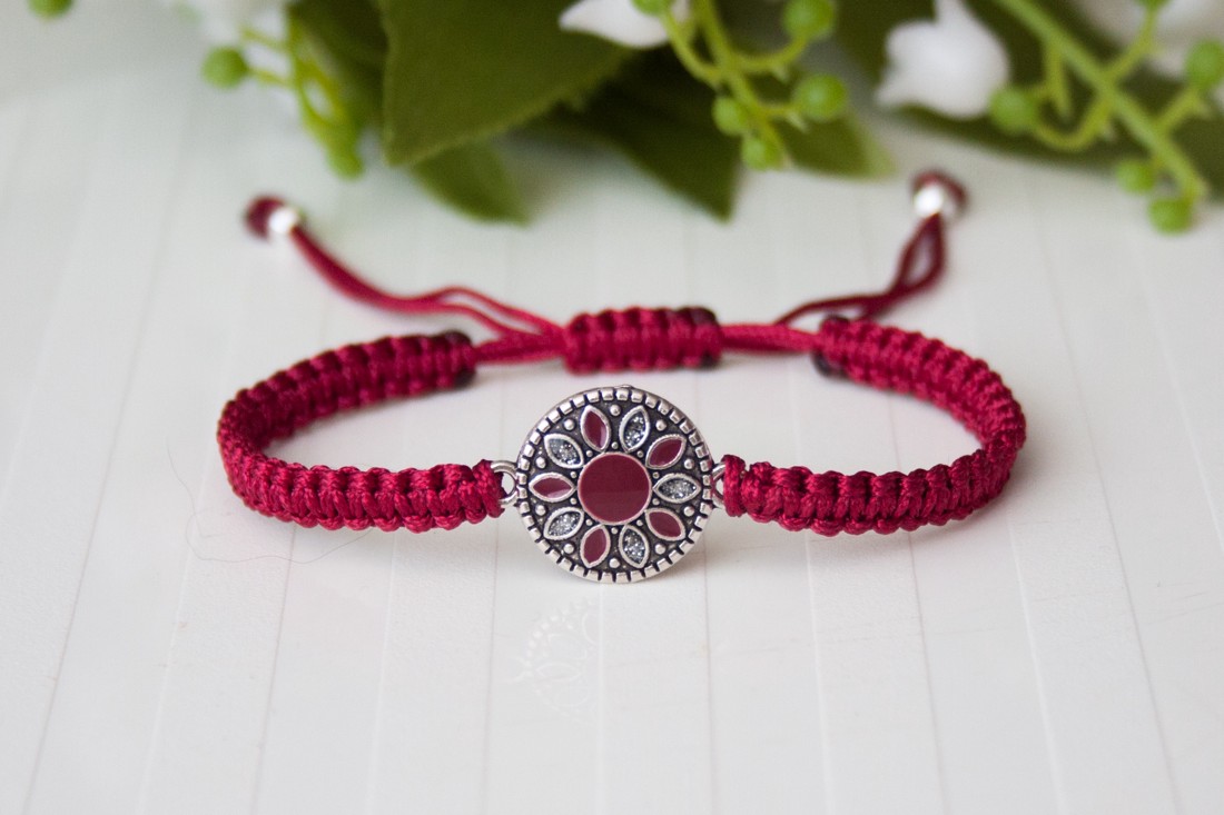 Brățară macramé împletită - Mandala burgundy -  - Artynos.ro