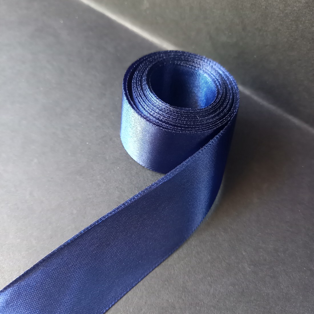 Panglică din satin pentru decorare, cu lățimea de 2,5 cm  -  - Artynos.ro