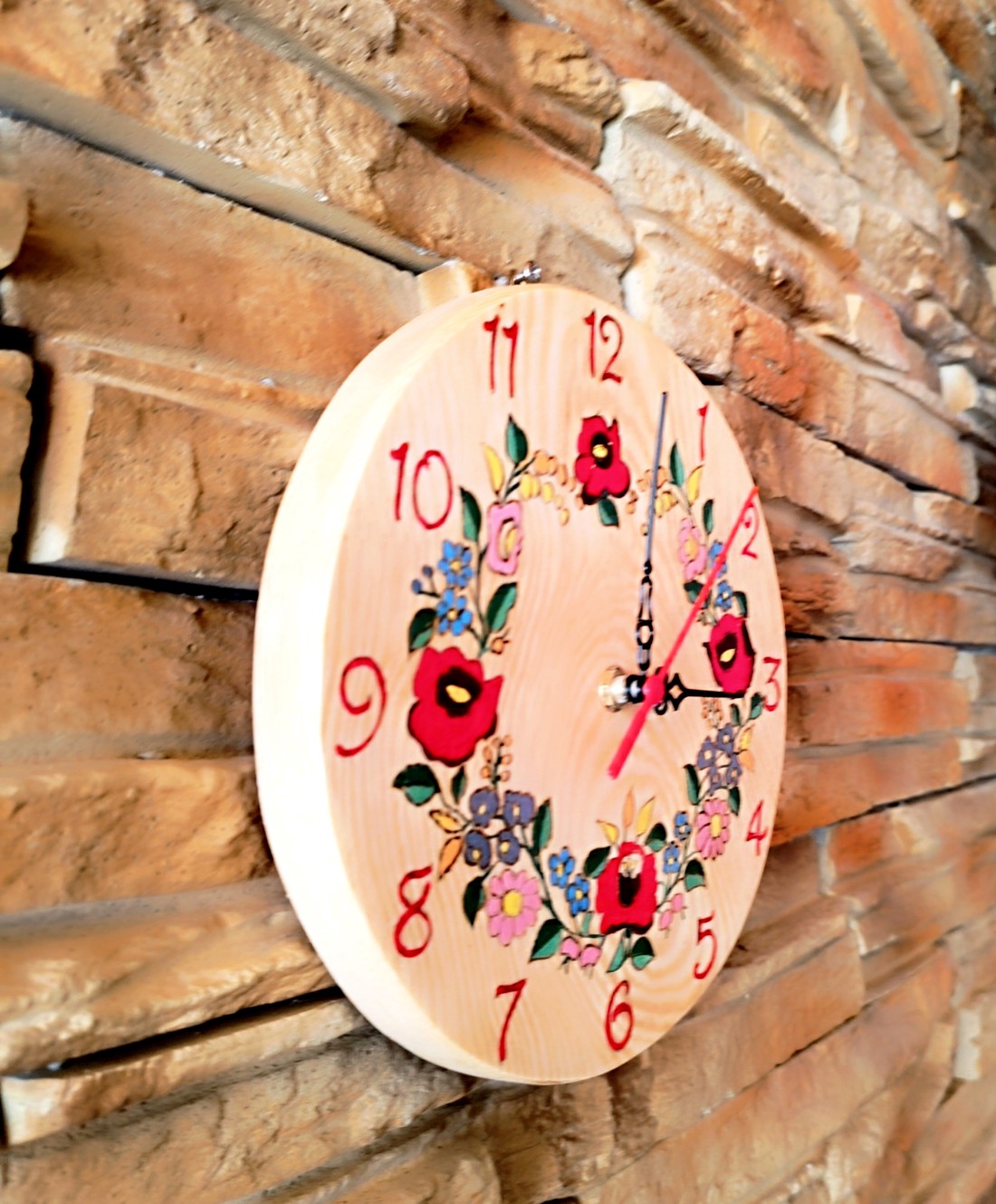 Ceas de perete din lemn cu model Kalocsa  - casă & stil de viață - decorațiuni de casă - decorațiuni de pereți - ceasuri de perete - Artynos.ro