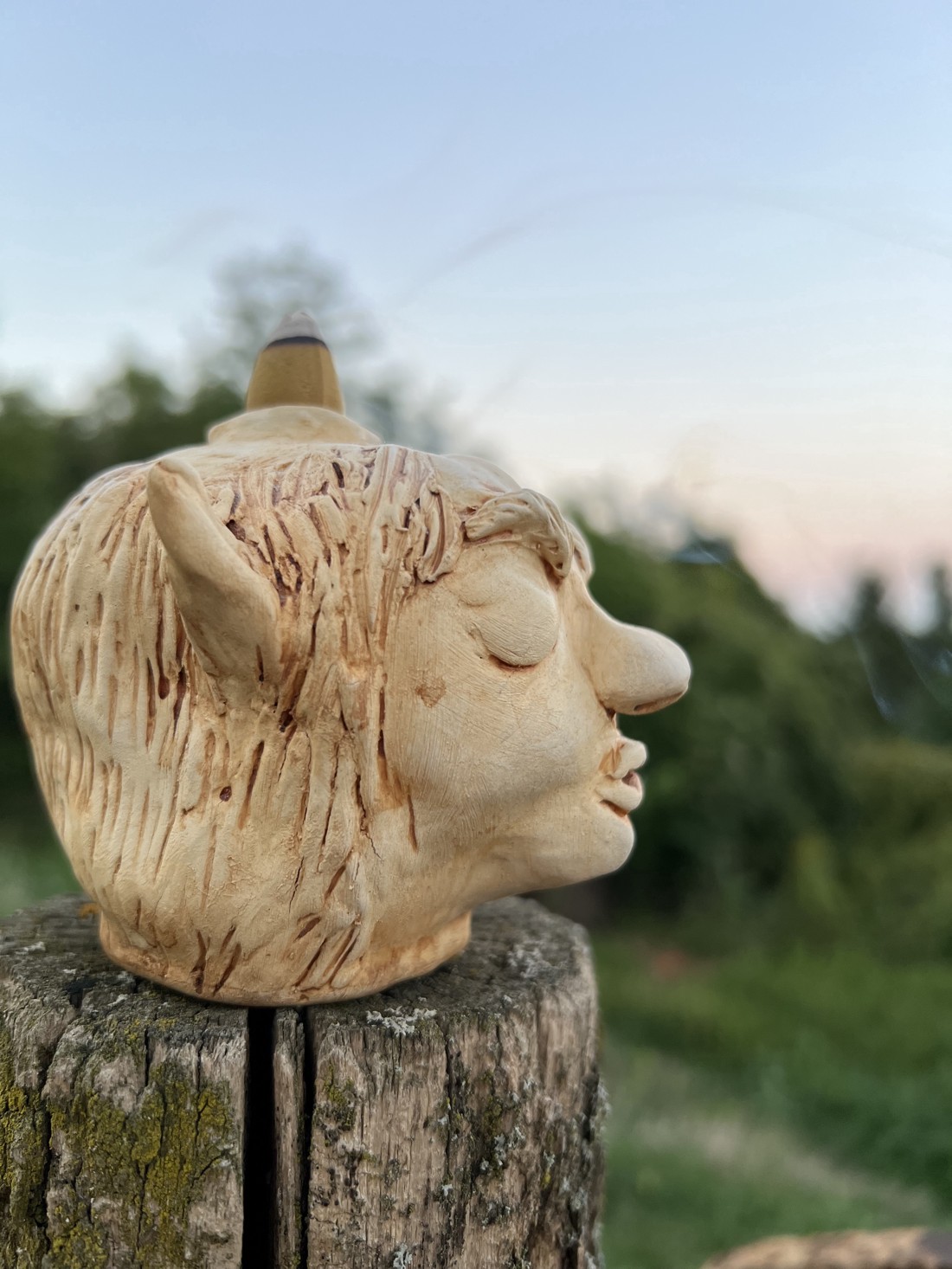 Suport de tămâie troll din ceramică realizat manual - pentru tămâie reflux, atmosferă vrăjitoare, decor goblincore - - Artynos.ro Suport de tămâie troll din ceramică realizat manual - pentru tămâie reflux, atmosferă vrăjitoare, decor goblincore - - Artynos.ro