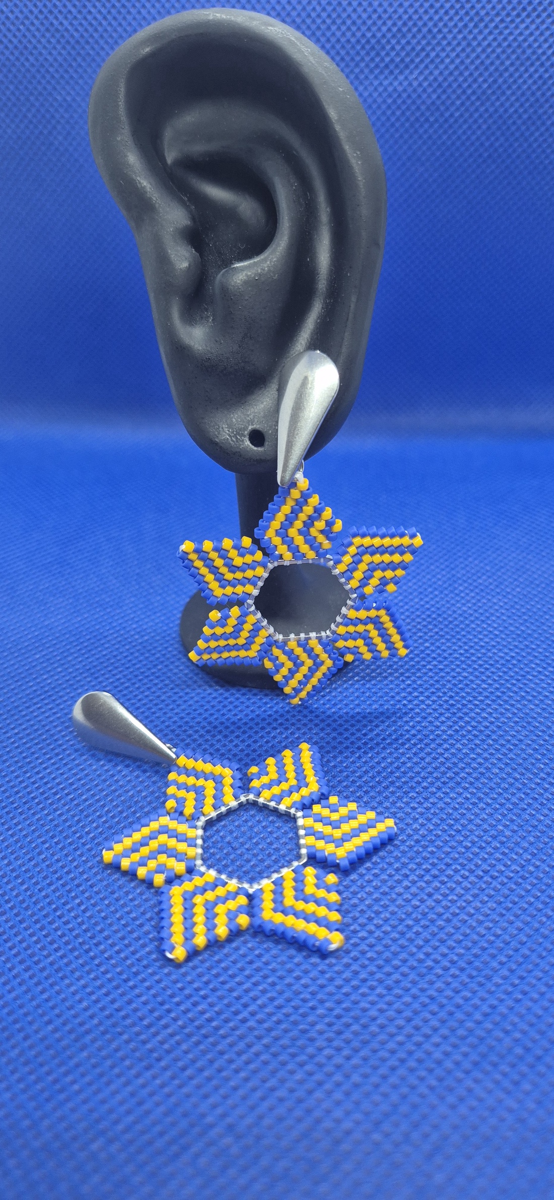 Cercei hexagon Arlechino - bijuterii - cercei - cercei agățați - Artynos.ro Cercei hexagon Arlechino - bijuterii - cercei - cercei agățați - Artynos.ro