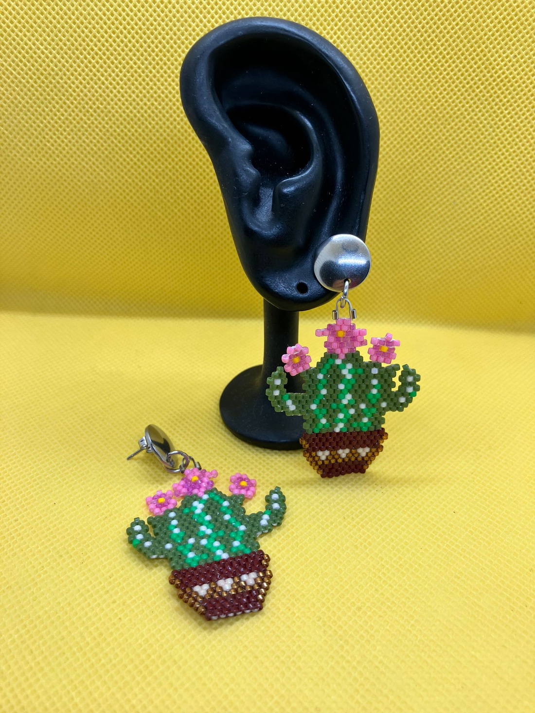 Cercei cactus inflorit - bijuterii - cercei - cercei din mărgele - Artynos.ro