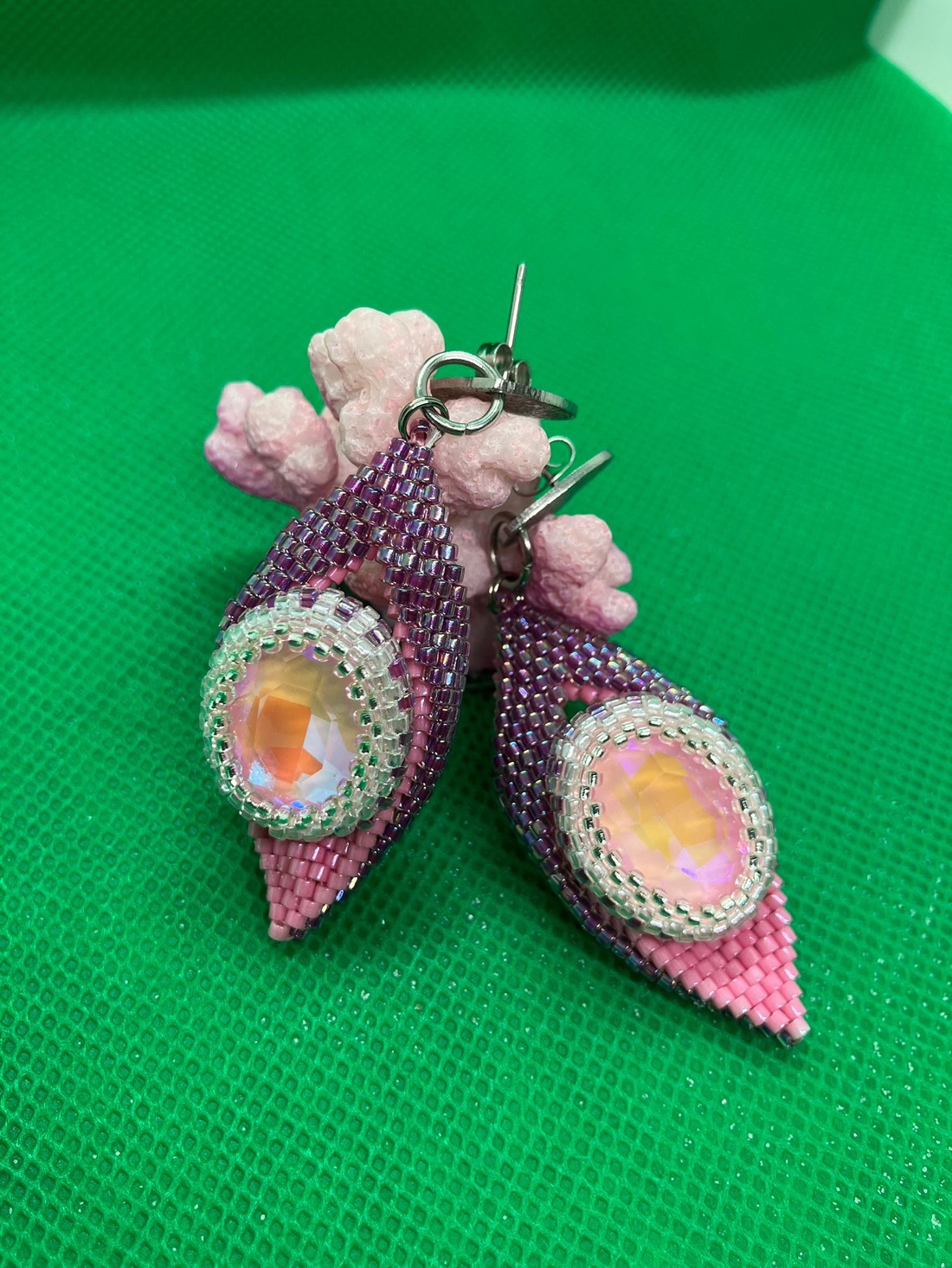Cercei Pink Leaf - bijuterii - cercei - cercei din mărgele - Artynos.ro