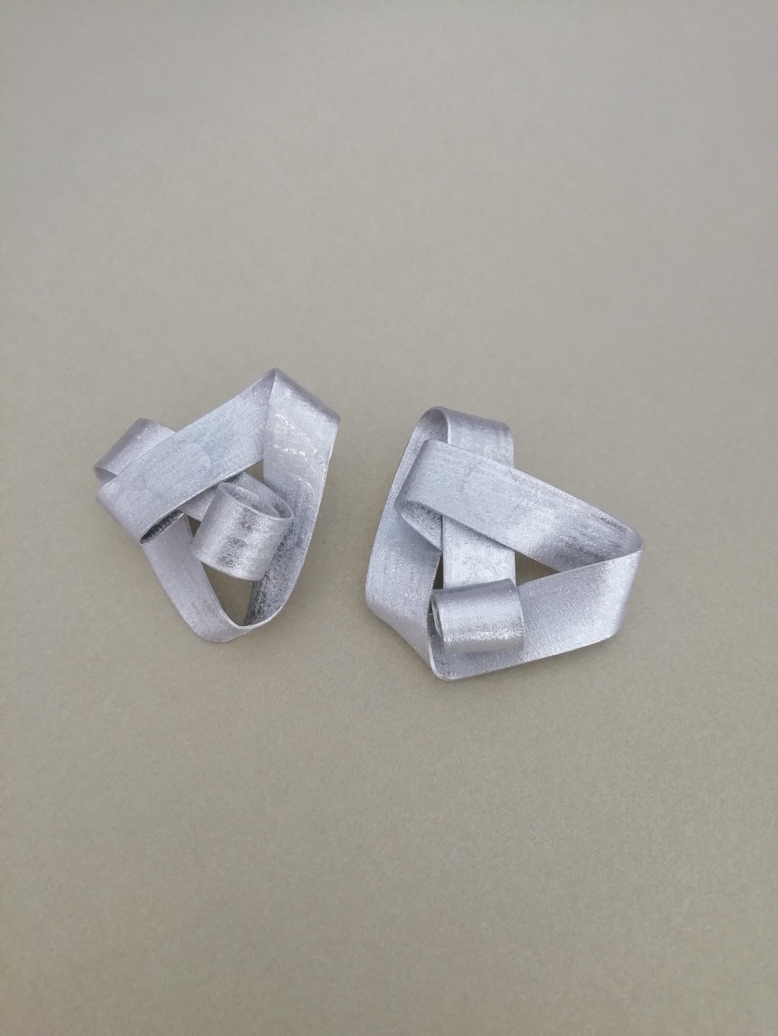 Cercei de design din aluminiu -  - Artynos.ro Cercei de design din aluminiu -  - Artynos.ro