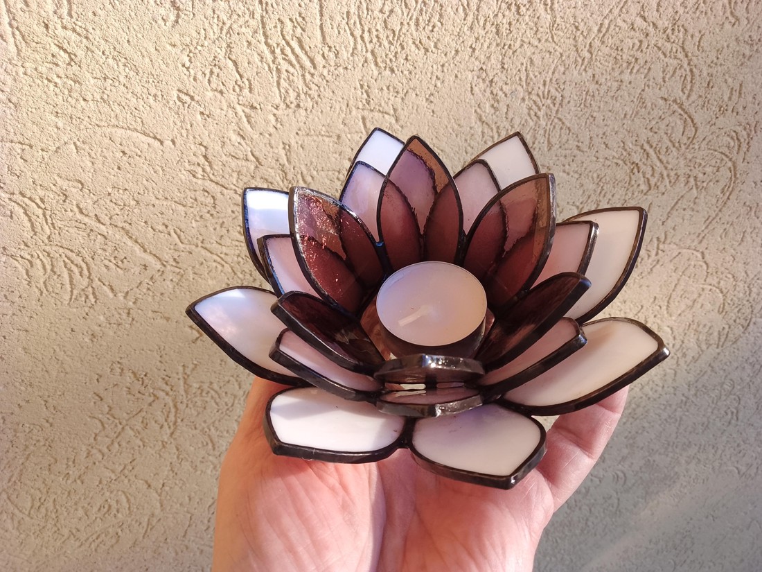 Suport pentru lumânare Tiffany în formă de floare de LOTUS, cadou spiritual. - casă & stil de viață - lumânări, parfumuri, arome - suport lumânări - Artynos.ro Suport pentru lumânare Tiffany în formă de floare de LOTUS, cadou spiritual. - casă & stil de viață - lumânări, parfumuri, arome - suport lumânări - Artynos.ro
