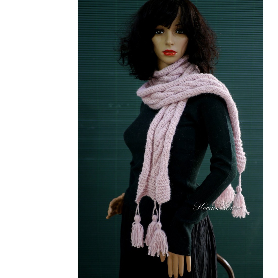 CSINGILINGI - eșarfă tricotată manual din alpaca cu ciucuri / roz - îmbrăcăminte și modă - eșarfe, pălării, fularuri - eșarfe - Artynos.ro