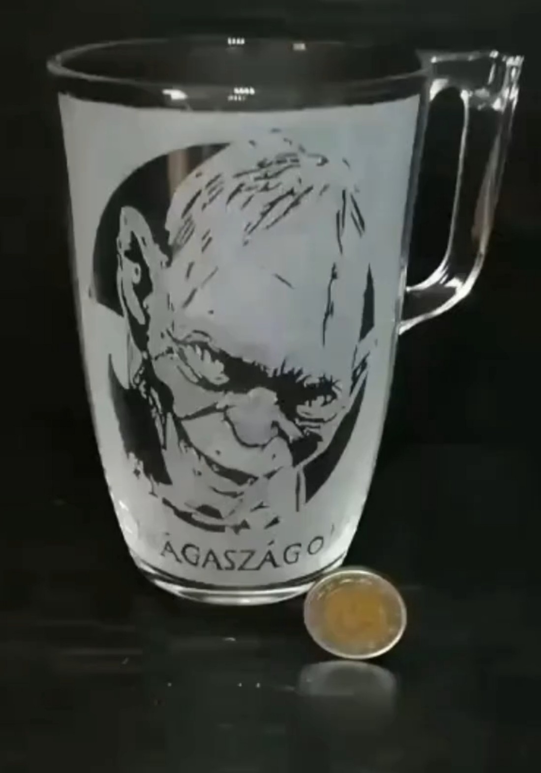 Cană de sticlă cu model Gollam, comoara mea  -  - Artynos.ro