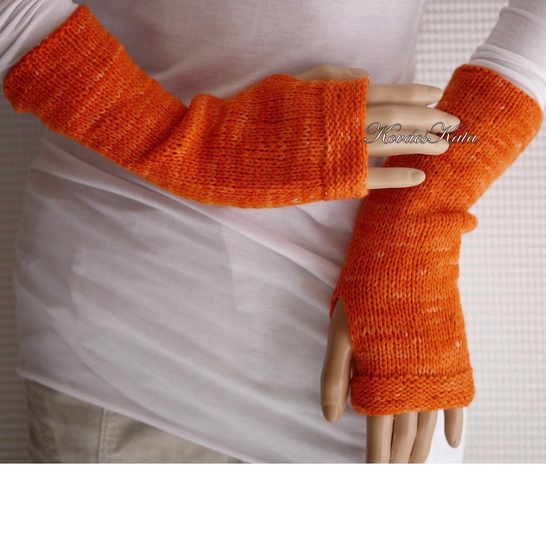 BOSZI-GLOVER / softclown - exclusiv tricotat manual, manusa pictata, incalzitor de mana / portocaliu - îmbrăcăminte și modă - eșarfe, pălării, fularuri - mănușă - Artynos.ro
