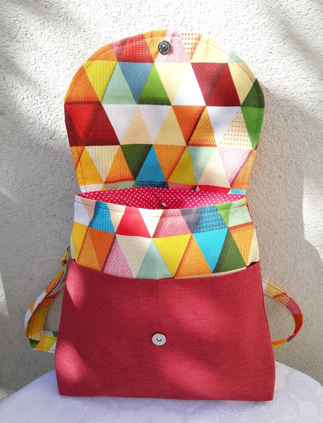 Triunghi model burgundy rucsac pentru femei - geantă și husă - rucsacuri - rucsac damă, rucsac bărbați - Artynos.ro Triunghi model burgundy rucsac pentru femei - geantă și husă - rucsacuri - rucsac damă, rucsac bărbați - Artynos.ro