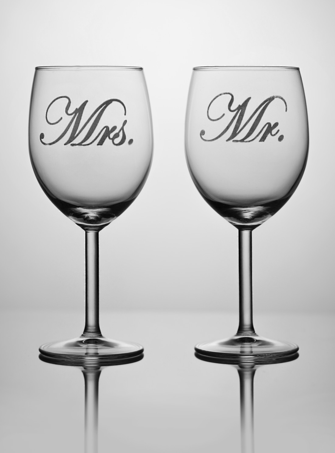 Set de pahare gravate cu Mr, Mrs 2pcs -  - Artynos.ro
