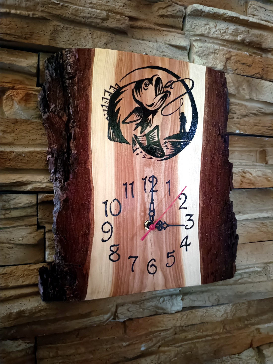 Ceas de perete Redwood pentru pescari -  - Artynos.ro