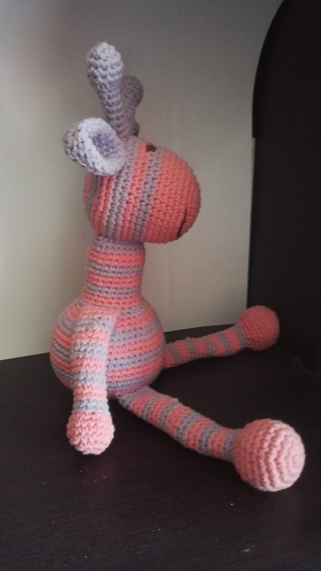 Girafa cu dungi - jucării și echipamente pentru copii - plușuri - girafă de pluș - Artynos.ro