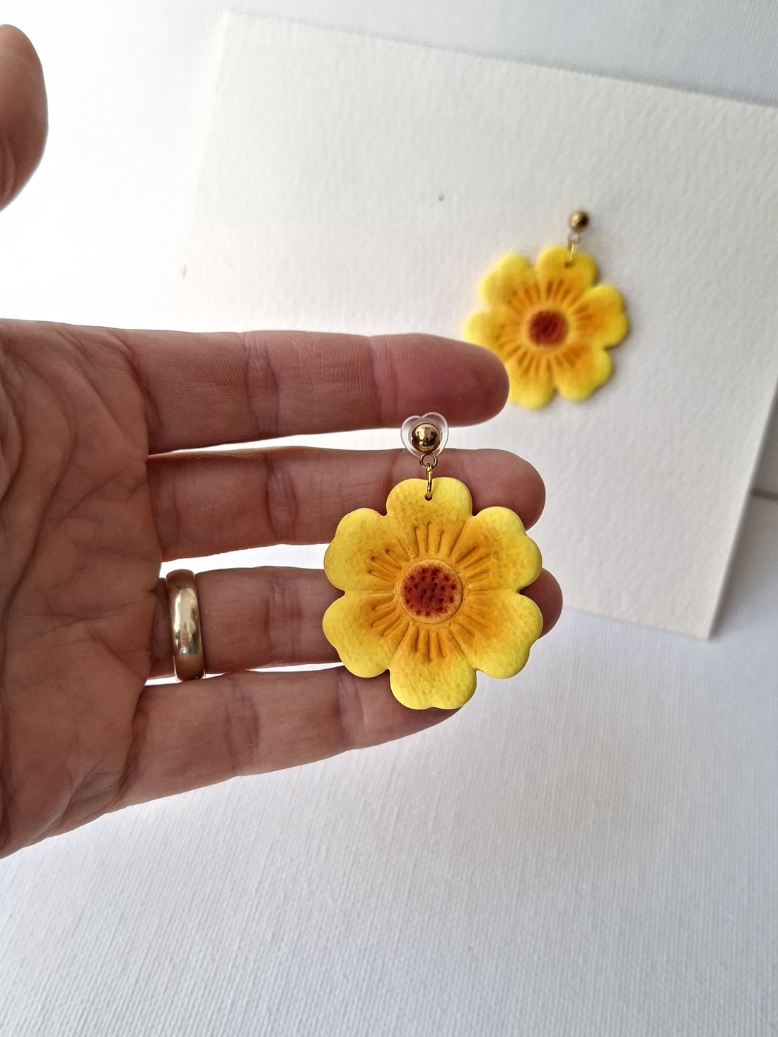 Cercei floare galbena - bijuterii - cercei - cercei lungi - Artynos.ro