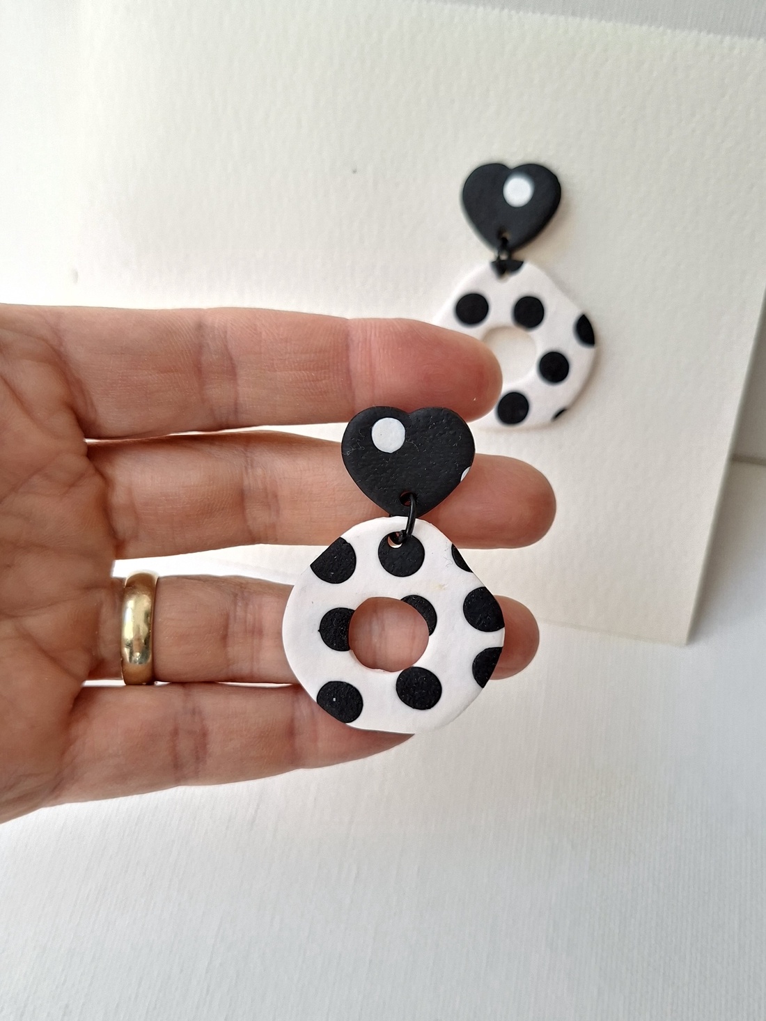 Cercei polkadots - bijuterii - cercei - cercei lungi - Artynos.ro
