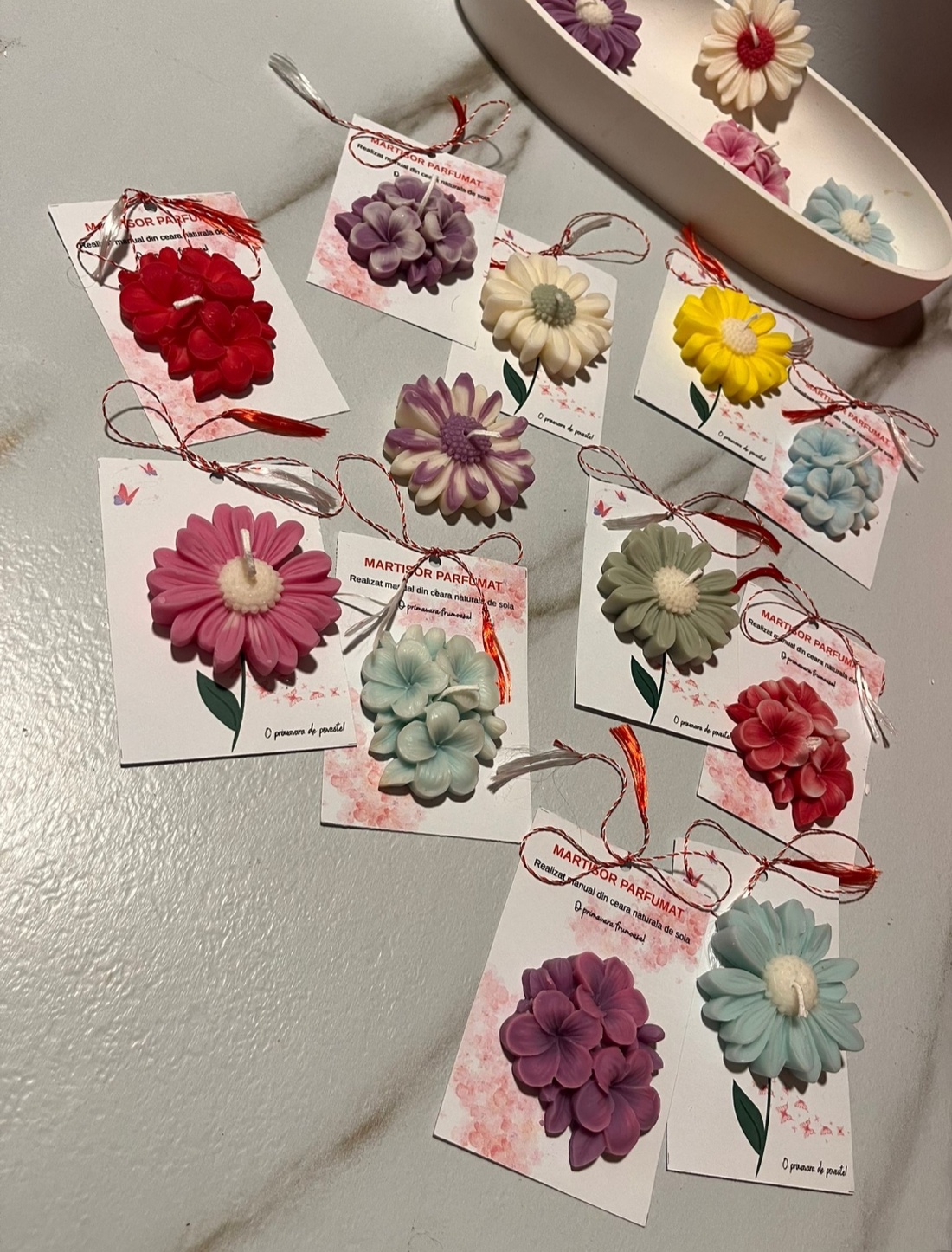 Mărțișor Margaretă Parfumată - Lumânare din Ceară de Soia, Handmade, Personalizabil - bijuterii - mărțișor - Artynos.ro