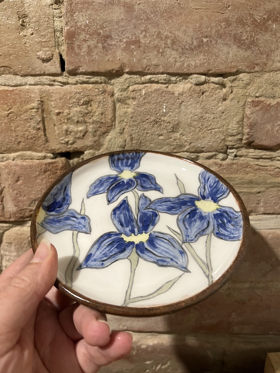 Farfurie de desert din ceramică lucrată manual - Iris 15 cm - casă & stil de viață - accesorii pentru echipamente de bucătărie - accesorii de servire - boluri și farfurii din lemn, bol de servire - Artynos.ro