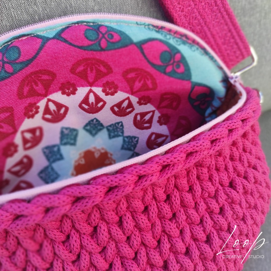 Bohemian magenta croșetat crossbody sac cu căptușeală mandala - handmade femei geantă laterală - genți și portofele - genți de mână și umăr - geantă crossbody - Artynos.ro