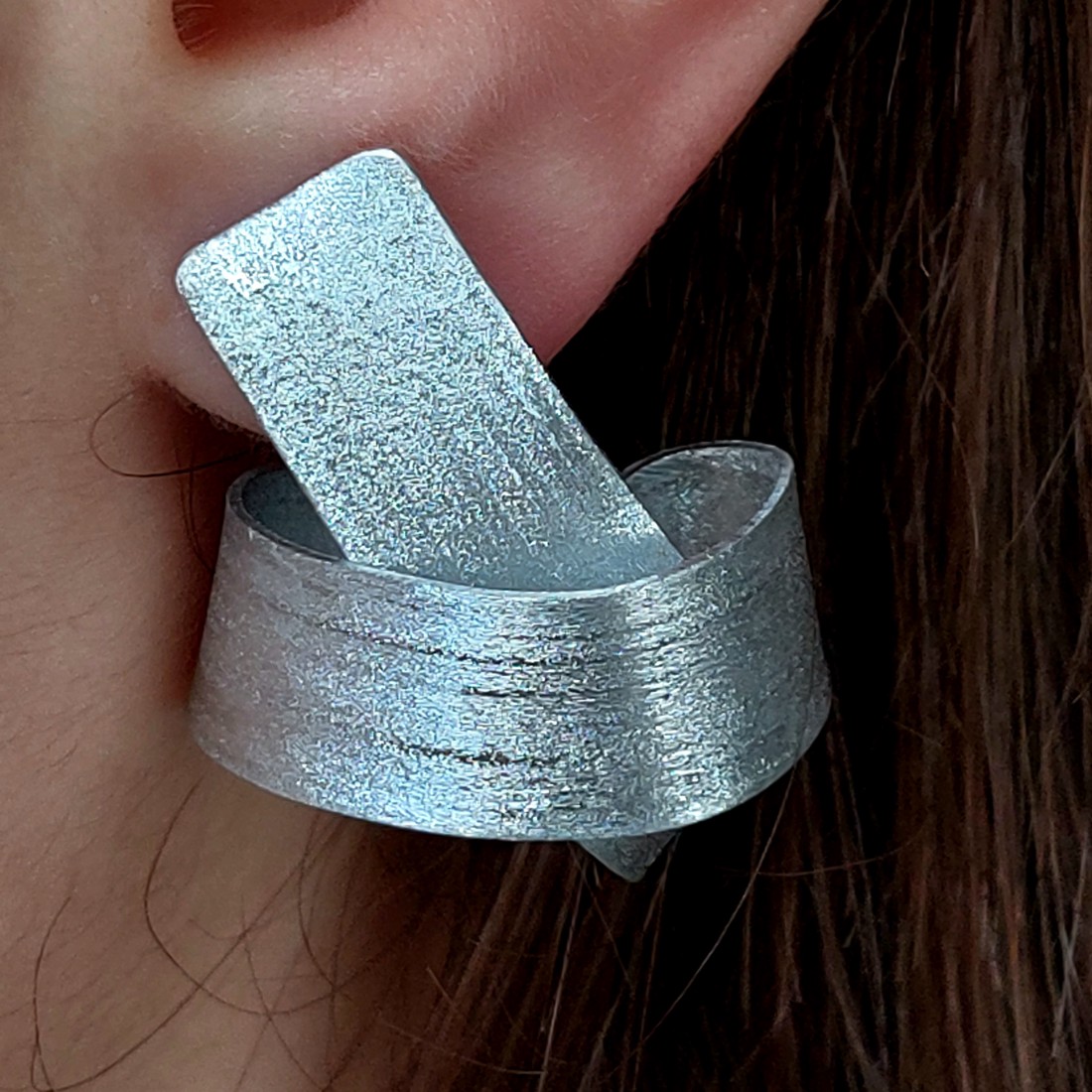 Cercei cu nod ASZIMMETRIC din aluminiu -  - Artynos.ro Cercei cu nod ASZIMMETRIC din aluminiu -  - Artynos.ro