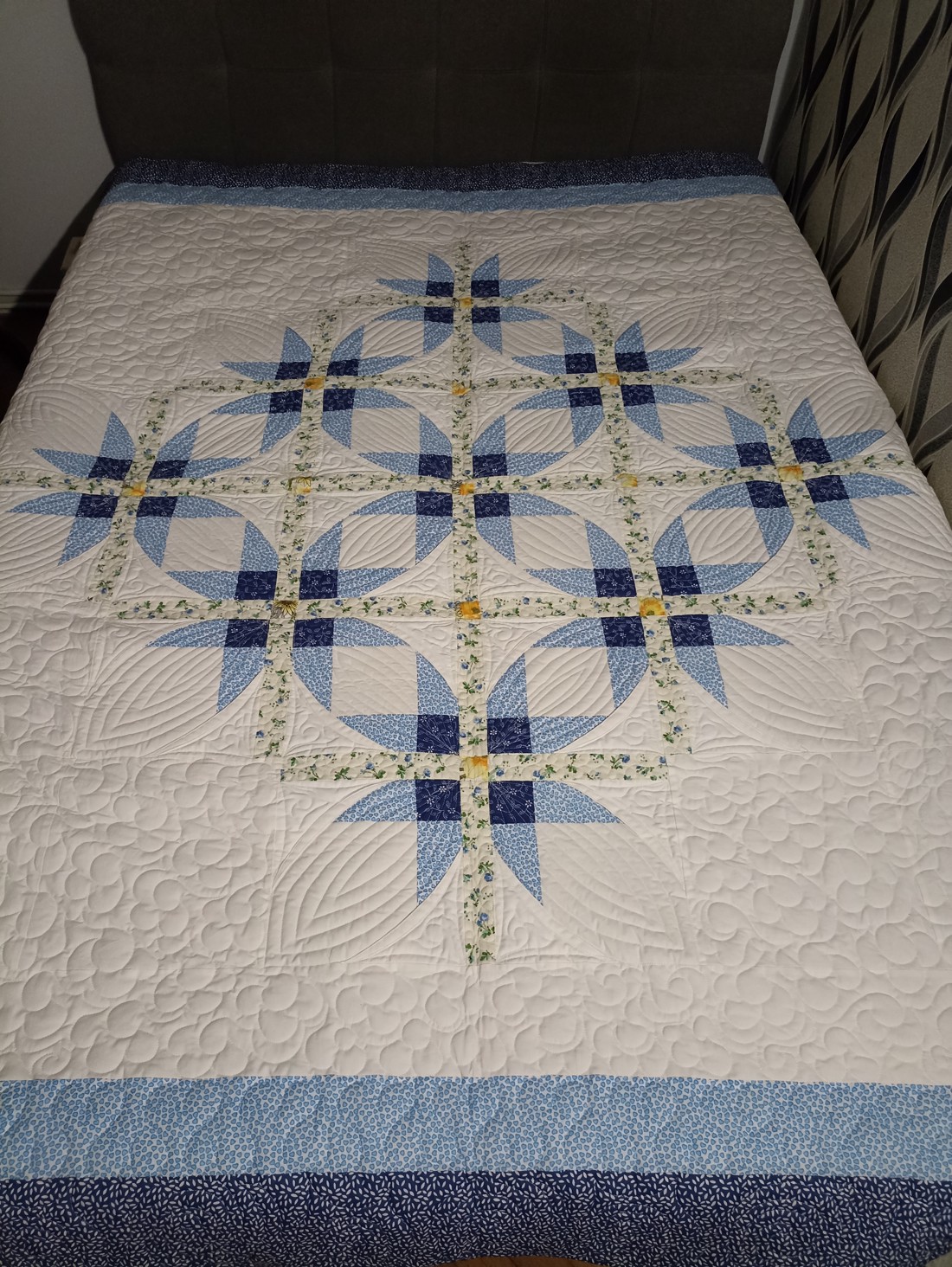 Patchwork cuvertură cu model de fereastră catedrală -  - Artynos.ro