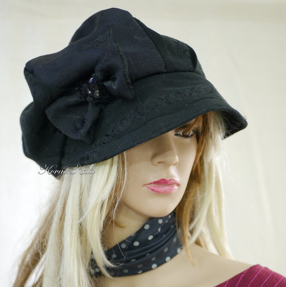 LOLI-SAPI - pălărie veche din brocart, pălărie din mătase - îmbrăcăminte și modă - eșarfe, pălării, fularuri - căciulă - Artynos.ro