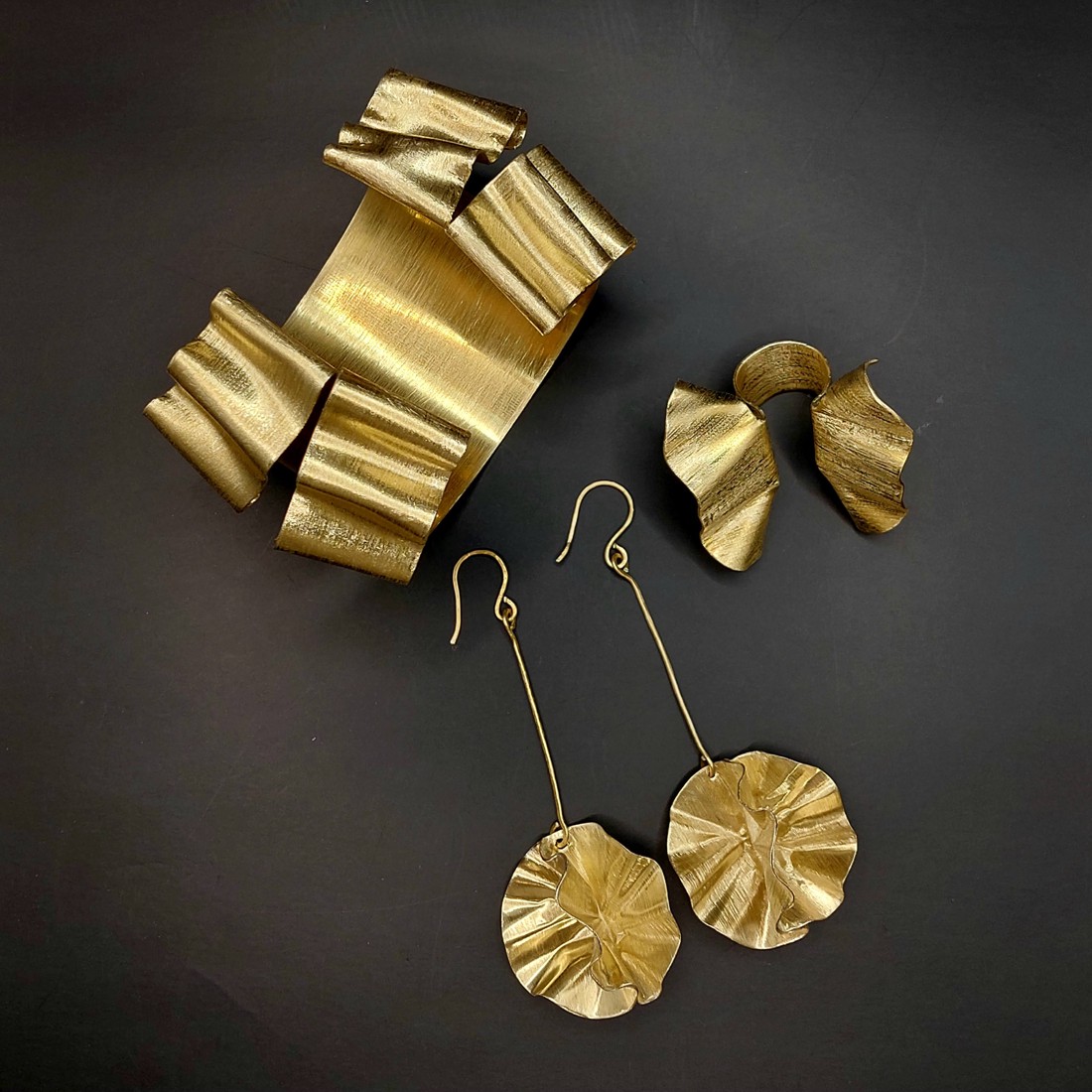 Floare fluture din alamă bijuterie - bijuterii - seturi de bijuterii - Artynos.ro Floare fluture din alamă bijuterie - bijuterii - seturi de bijuterii - Artynos.ro