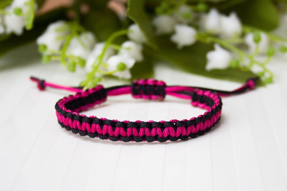 Brățară macramé împletită - Black/Pink -  - Artynos.ro