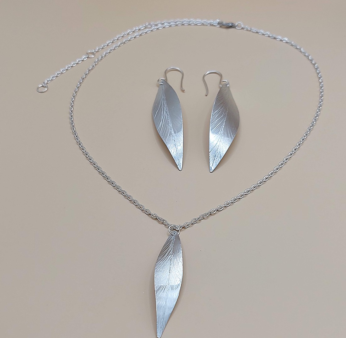 Scrisoare în aluminiu wedged - bijuterii - seturi de bijuterii - Artynos.ro Scrisoare în aluminiu wedged - bijuterii - seturi de bijuterii - Artynos.ro