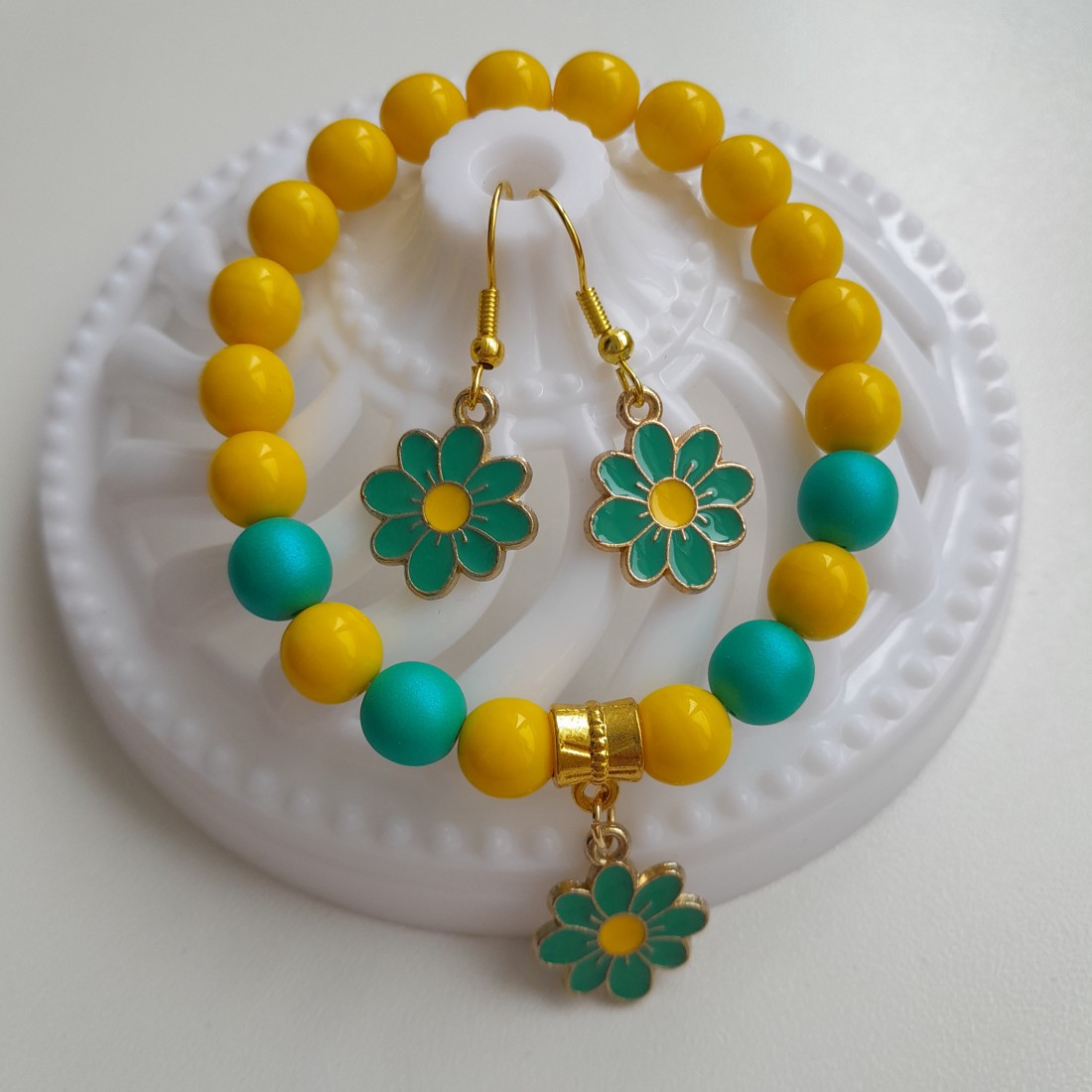 Set de bijuterii florale - brățară, cercei - - Artynos.ro Set de bijuterii florale - brățară, cercei - - Artynos.ro