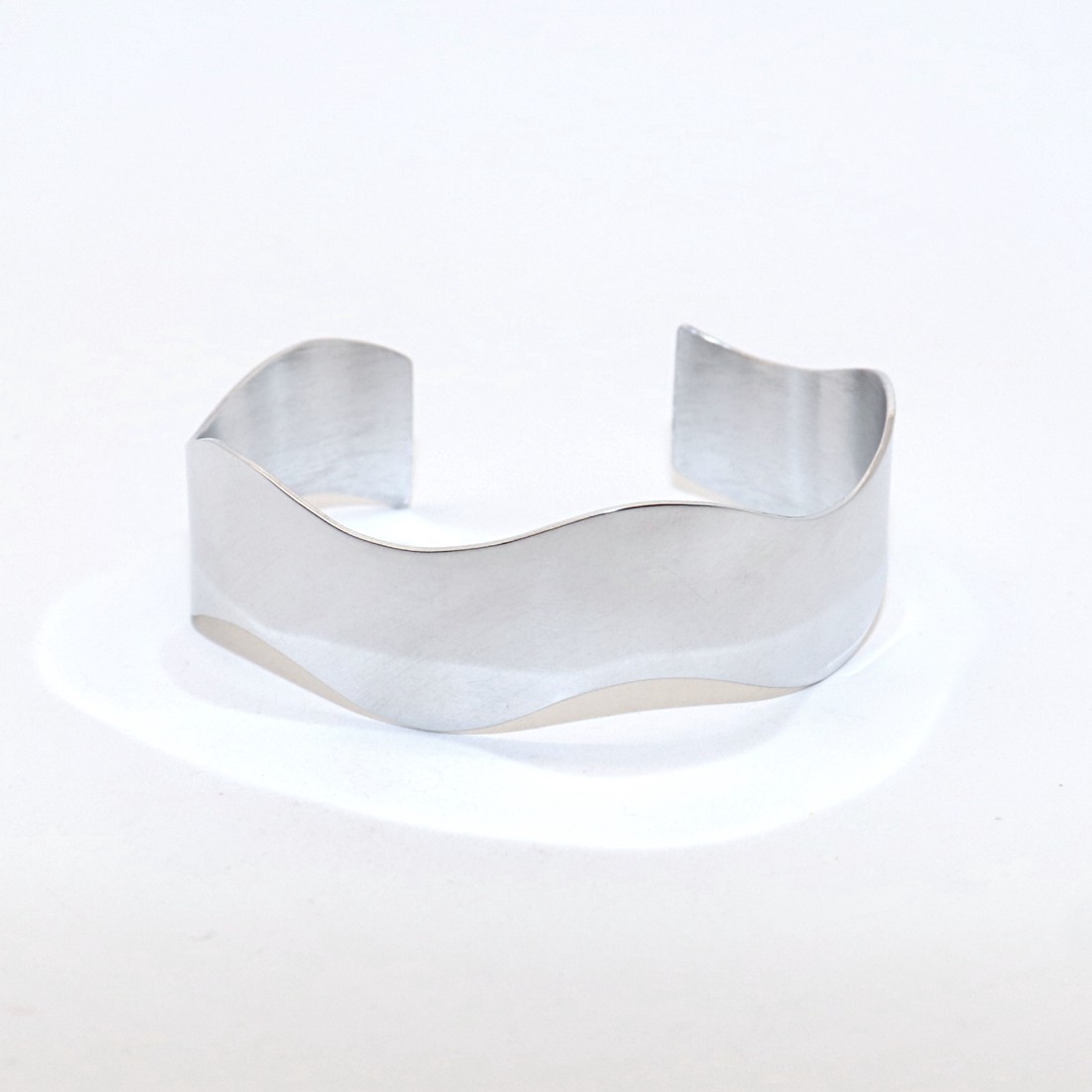 Brățară din aluminiu pentru femei, 18 cm, reglabilă (K.04) - - Artynos.ro Brățară din aluminiu pentru femei, 18 cm, reglabilă (K.04) - - Artynos.ro