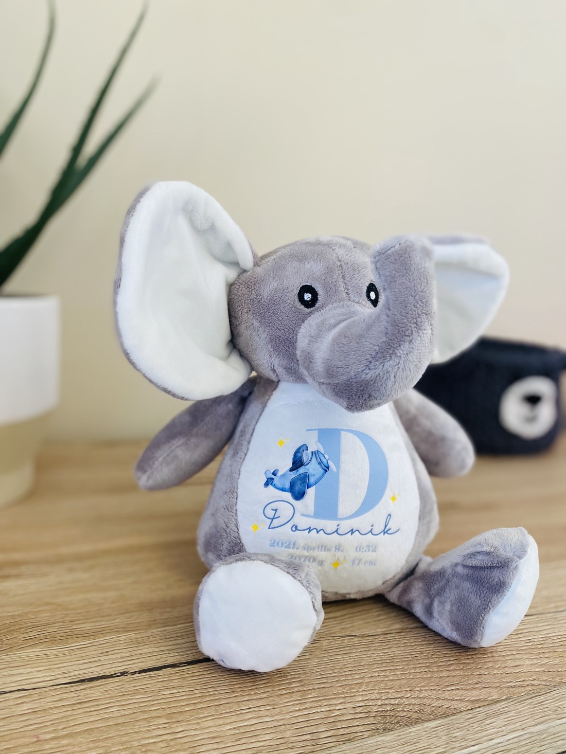 Elefant de pluș comemorativ - cu date de naștere -  - Artynos.ro
