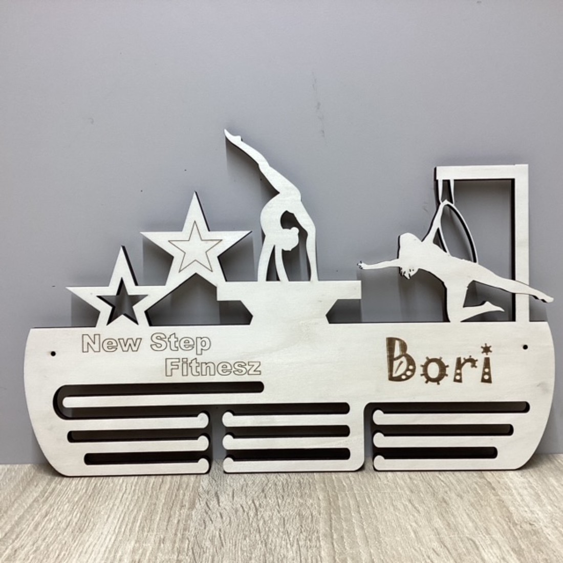 Hoop - turneu aerian suport pentru medalii aeriene cadou - casă & stil de viață - echipament pentru camera copiilor - decorațiuni pentru camera copilului - Artynos.ro Hoop - turneu aerian suport pentru medalii aeriene cadou - casă & stil de viață - echipament pentru camera copiilor - decorațiuni pentru camera copilului - Artynos.ro
