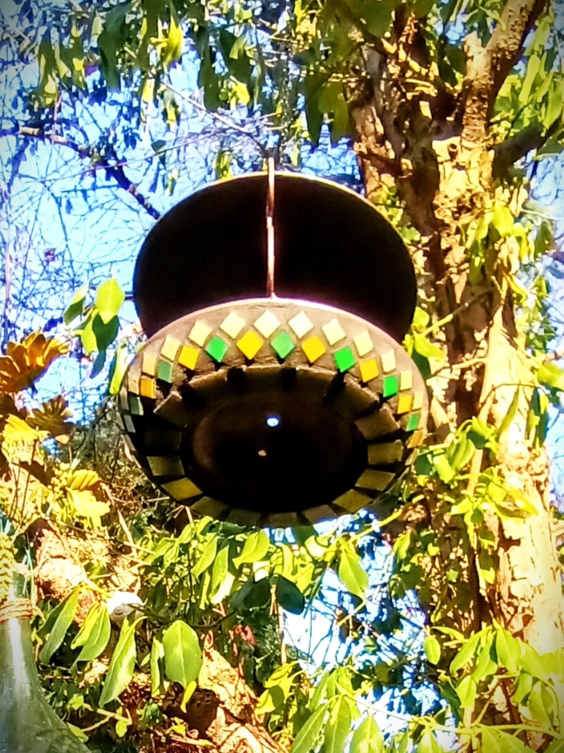 Alimentator pentru păsări mozaic / alimentator pentru păsări - agățat, bază metalică, 20 cm - casă & stil de viață - accesorii de grădină - hrănitoare pentru păsări - Artynos.ro